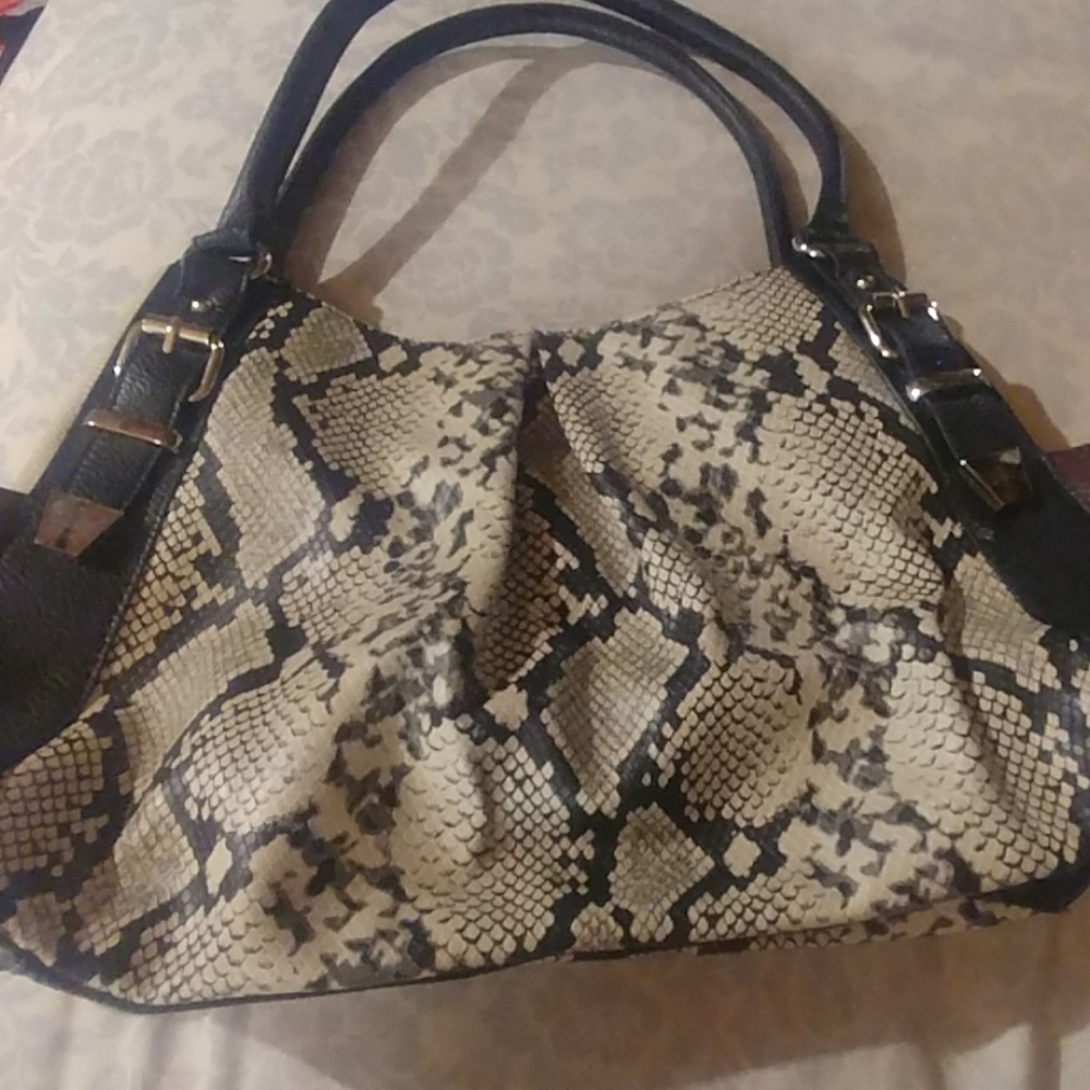 APT 9 Purse